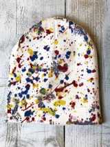 Splattered beanie — color variant 09